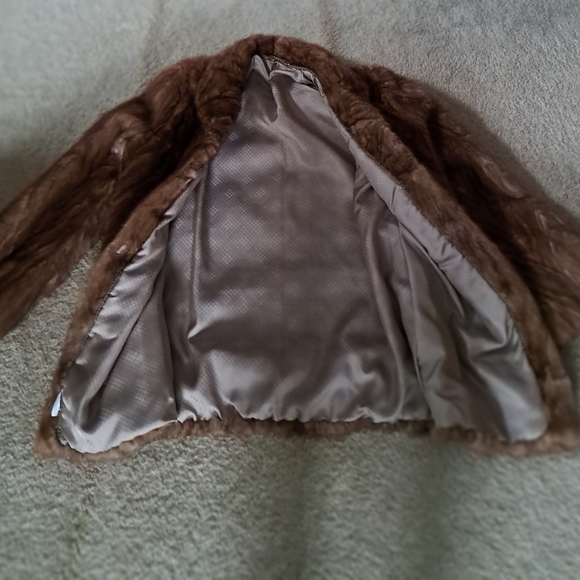 Faux Fur Jacket - Picture 9 of 11